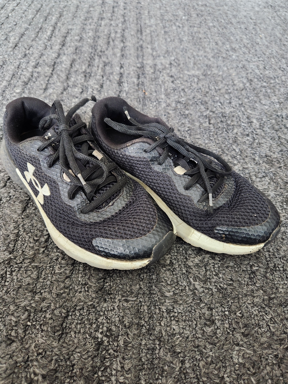 Under Armour Rogue 3 Black Mesh Unisex Running Kids Sneakers